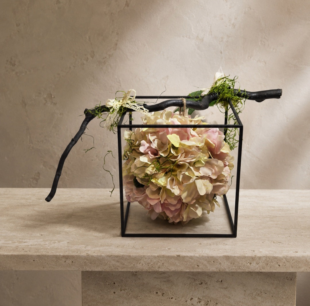 Sculpture d’hortensias suspendue