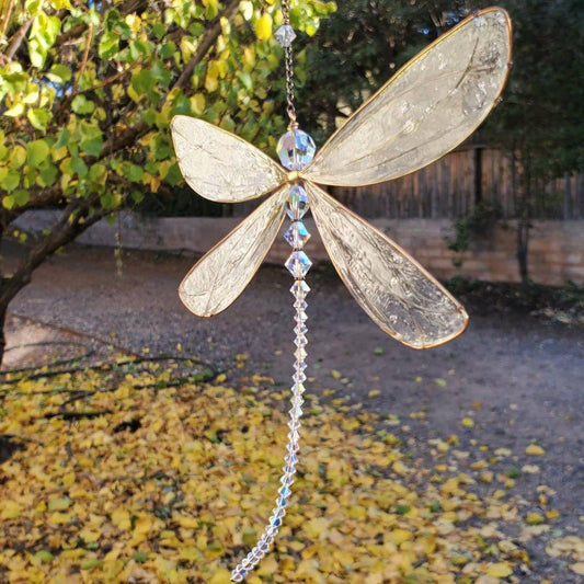 Libellule décorative suspendue avec ailes de métal- Jardin & fenêtre