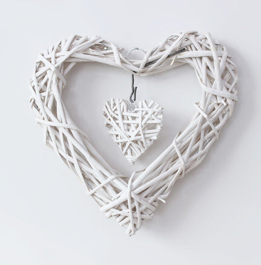 Abstract heart decoration - understated and elegant - Minimalist design