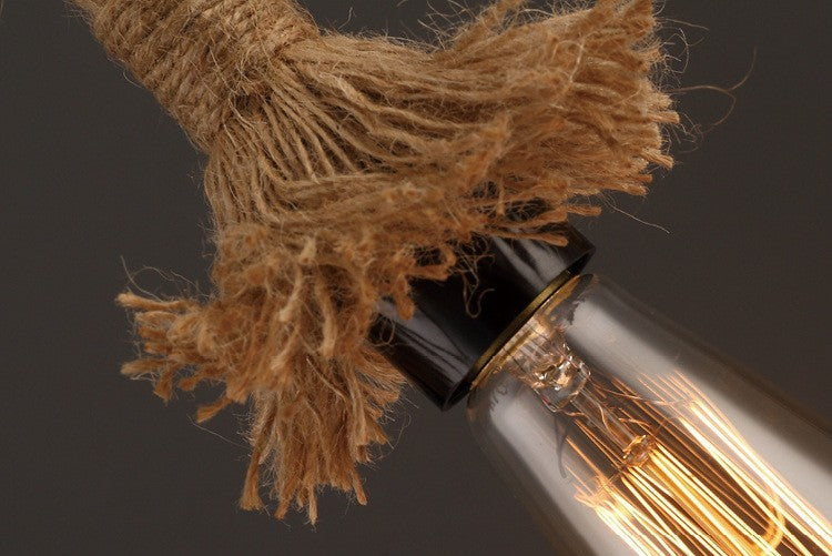 Lampe à suspension décorative en corde de chanvre. Lumière d'ambiance naturelle & esprit bohème.