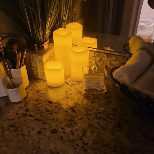 Bougie LED à effet de flamme vacillante, sans flamme réelle, fonctionnant sur piles, lampe à bougie LED électronique pour Noël, mariage, fête et décoration intérieure.
